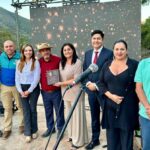 Camila Flores Instagram - ✅ Inauguración de sala de proceso y sala de venta de “licores artesanales la cuesta” #Olmue Acompañamos a don Samuel y su familia en la inauguración de la sala de procesos para la confección de los distintos tipos de licores que comercializan. Lo que partió como un pequeño emprendimiento, crece y se hace producción a mayor escala Cuando los particulares logran emprender con apoyo del estado, se cumple el objetivo de la colaboración privado público Espero que este negocio familiar siga creciendo y que el nombre de Olmue llegue lo más lejos posible