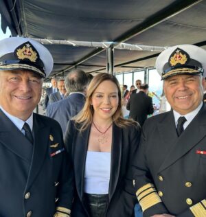 Camila Flores Instagram - ✅ En ceremonia de investidura de oficiales año 2023 de la Escuela Naval 
Con mucho orgullo acompañé a los nuevos oficiales que hoy juraron en la Escuela Naval, en una hermosa, emotiva y patriota ceremonia 
Llena de orgullo ver a esos hombres y mujeres que juran rendir la vida si es necesario por la defensa de la patria 
Para ellos y sus familias mis felicitaciones 🇨🇱