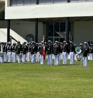 Camila Flores Instagram - ✅ En ceremonia de investidura de oficiales año 2023 de la Escuela Naval 
Con mucho orgullo acompañé a los nuevos oficiales que hoy juraron en la Escuela Naval, en una hermosa, emotiva y patriota ceremonia 
Llena de orgullo ver a esos hombres y mujeres que juran rendir la vida si es necesario por la defensa de la patria 
Para ellos y sus familias mis felicitaciones 🇨🇱