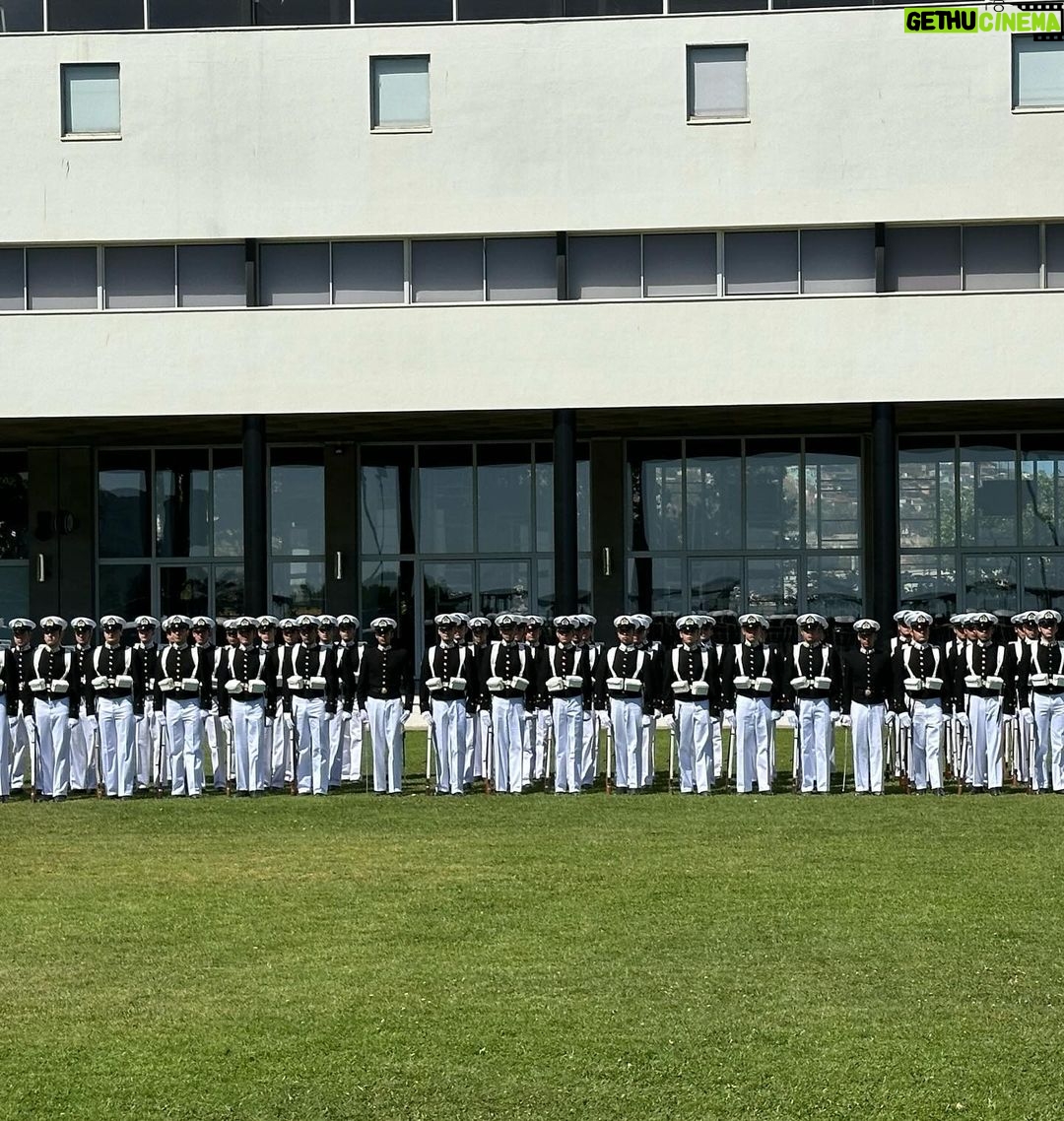 Camila Flores - 1.5K Likes - ✅ En ceremonia de investidura de oficiales año 2023 de la Escuela Naval
Con mucho orgullo acompañé a los nuevos oficiales que hoy juraron en la Escuela Naval, en una hermosa, emotiva y patriota ceremonia
Llena de orgullo ver a esos hombres y mujeres que juran rendir la vida si es necesario por la defensa de la patria
Para ellos y sus familias mis felicitaciones 🇨🇱