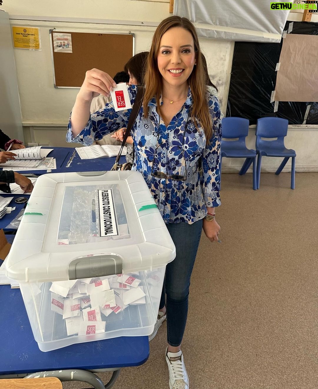 Camila Flores - 2.2K Likes - ✅ Deber cívico cumplido 🇨🇱
Viva Chile !!