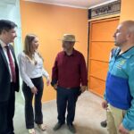Camila Flores Instagram - ✅ Inauguración de sala de proceso y sala de venta de “licores artesanales la cuesta” #Olmue Acompañamos a don Samuel y su familia en la inauguración de la sala de procesos para la confección de los distintos tipos de licores que comercializan. Lo que partió como un pequeño emprendimiento, crece y se hace producción a mayor escala Cuando los particulares logran emprender con apoyo del estado, se cumple el objetivo de la colaboración privado público Espero que este negocio familiar siga creciendo y que el nombre de Olmue llegue lo más lejos posible