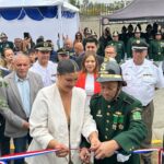 Camila Flores Instagram - ✅ Inauguración Cuartel de la 3a Compañía de Bomberos #VillaAlemana Junto a nuestro #CORE Percy Marin acompañamos a los Bomberos de la 3a Compañía de Villa Alemana en la inauguración del nuevo Cuartel que tanto costó sacar adelante Realmente contentos y satisfechos de haber podido contribuir para concretar esta importante obra Agradecer al Presidente Nacional de Bomberos de Chile por hacernos entrega de la medalla Director Nacional, en reconocimiento a nuestro permanente trabajo con la institución Seguiremos apoyando siempre a nuestros queridos profesionales de las emergencias