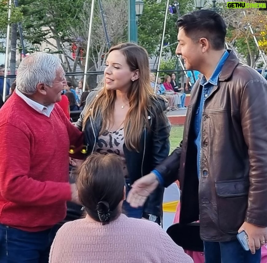 Camila Flores - 301 Likes - ✅ Expo #LaLigua 🎉
Junto a nuestro #CORE Percy Marin estuvimos en la Expo La Ligua acompañando a nuestros textiles, dulceros y floricultores
