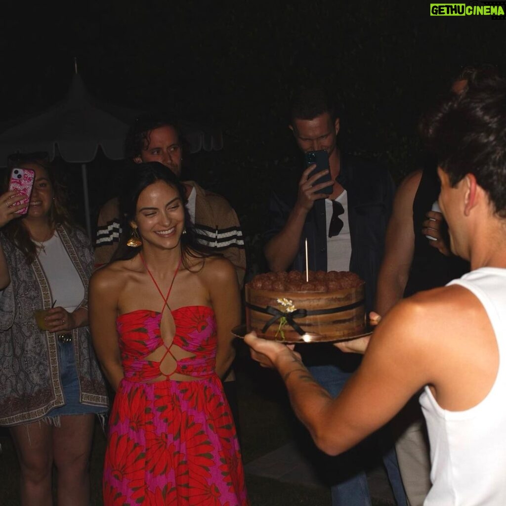 Camila Mendes Instagram - celebrated my golden bday yesterday, brazilian bbq style 🫶🏽 surrounded by the people i love most while eating the food i love most. obrigada @farmrio for the beautiful dress 🥹