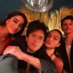 Camila Mendes Instagram - @vanityfair oscar party in vintage @versace 🤍