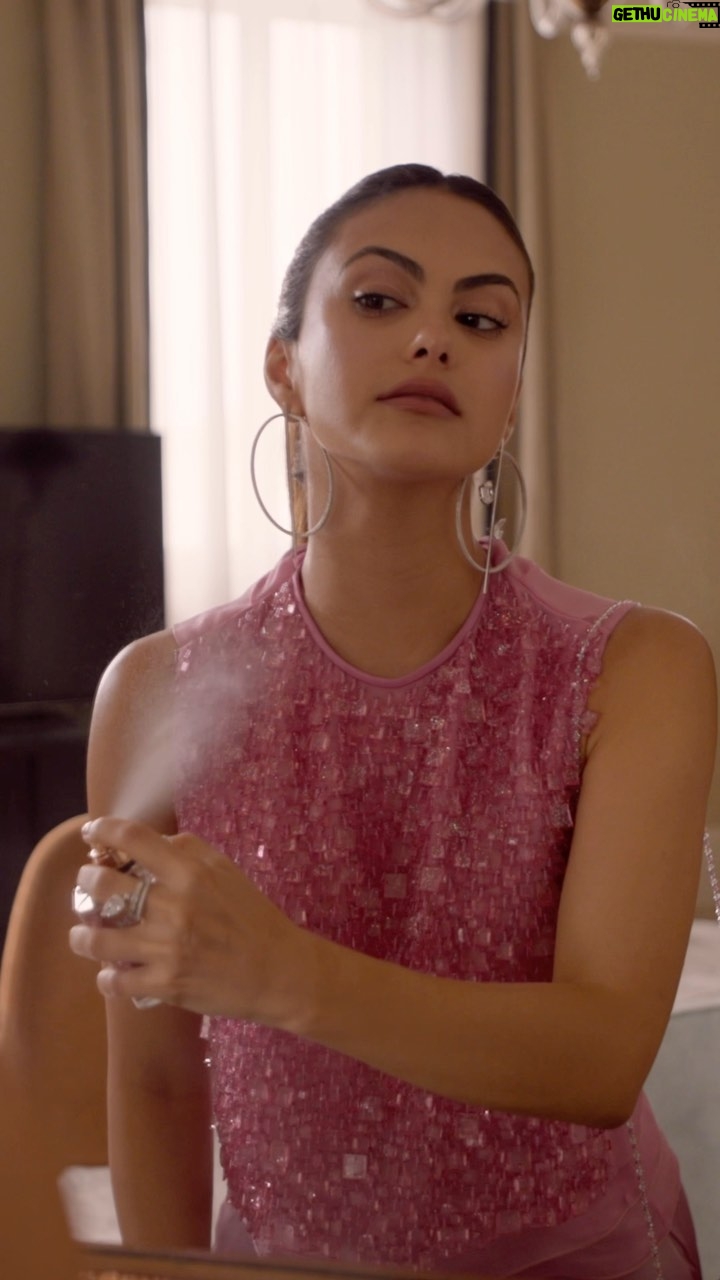 Camila Mendes Instagram - getting dolled up with @armanibeauty 💄 #armanibeauty #armanibeauties #armanimyway #venezia79