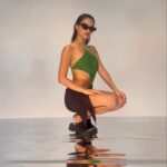 Camila Mendes Instagram - fresh @loopsbeauty coming your way 🥝