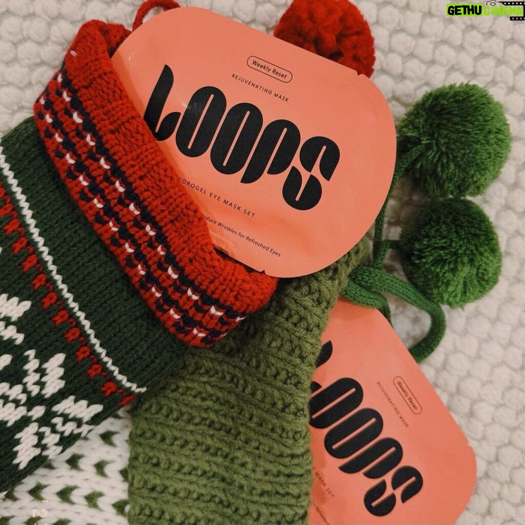 Camila Mendes Instagram - ladies, it’s not too late to invest in the stocking market this holiday season. @loopsbeauty eye masks are low risk with high return!!! available online or @target for my last-minute shoppers 🛍️♥️