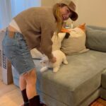 Camila Mendes Instagram - happy dirty 30 to my bestie, producing partner, roomie of six years (until next week) 😭 @rachellynnmatthews if this is truffle when you leave the house for a few hours, idk how she’s going to cope when you actually move out. love you forever 🤍 can we stop growing up now? this is too much change for one week.