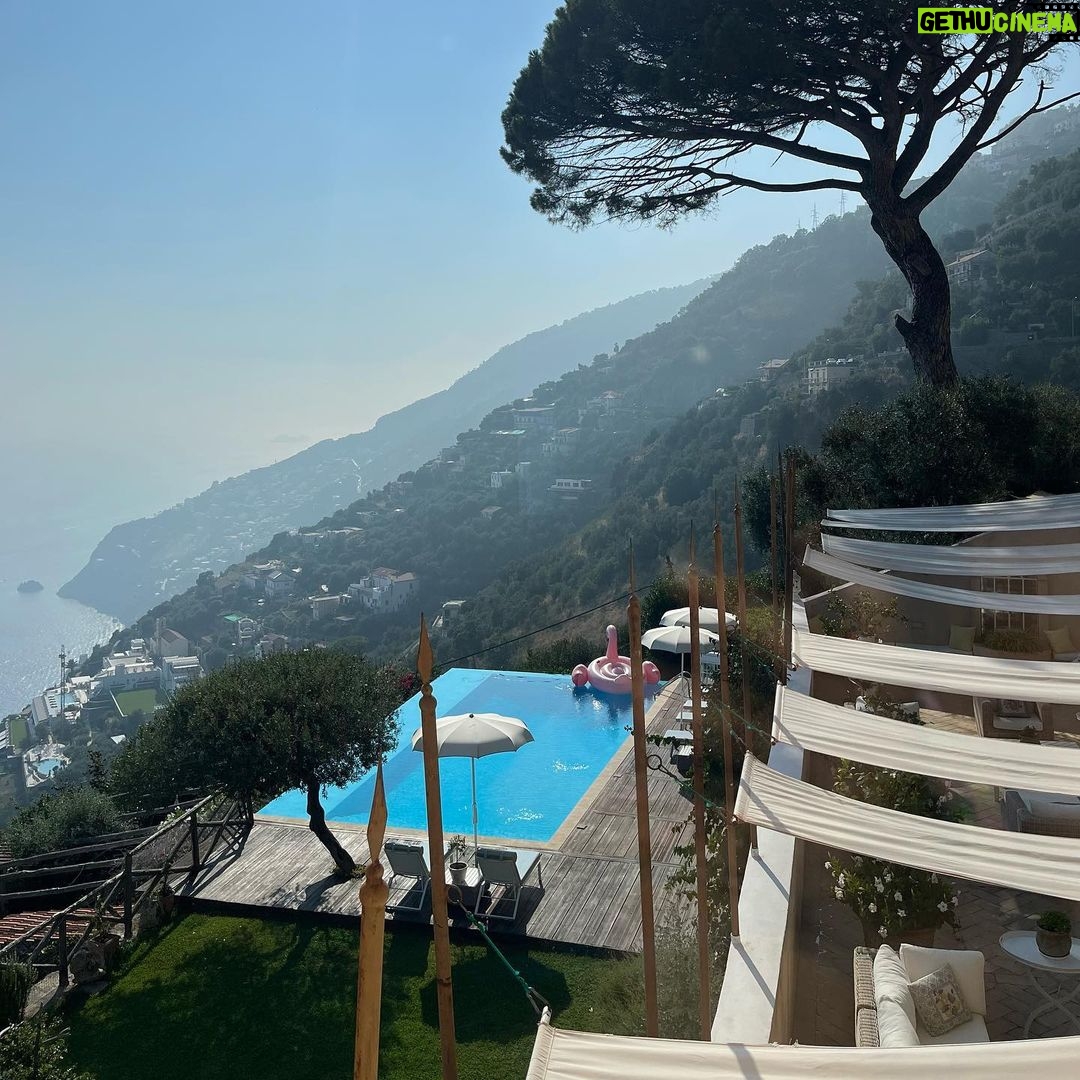 Camila Mendes Instagram - you really know how to show us a great time @airbnb thanks for the memories 🍕♥️🍷 Amalfi Coast, Italy