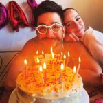 Camilo Instagram - Empanadas, bombas y una torta hecha por @evaluna para celebrar 5 años de La Tribu. 🎂 ♥️ ⛺️ Cinco años de SER NOSOTROS MISMOS. De creer en lo que tenemos dentro. El otro día fui a un concierto y un señor que trabajaba en limpieza me gritó CAMILOOO, yo soy de La Tribu. Y nos dimos un abrazo y fui feliz. Estamos por todas partes del mundo, donde menos se lo esperan buaahahahahahaha!!! Feliz diaaaaa. Los amo!