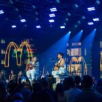 Camilo Instagram – #ad En qué otras dos ciudades quieren que hagan los próximos dos conciertos íntimos con @mcdonalds?

Pueden votar aquí: ritmoycolormcd.com/vote
Seguimos celebrando el #ritmoycolormcd