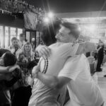 Camilo Instagram - Hoy tuve la fortuna de acompañar a un ser humano increíble y al mejor jugador de la historia @leomessi , en su llegada al @intermiamicf Mientras todo el mundo lo homenajeaba, él estaba con su maravillosa esposa @antonelaroccuzzo viendo a sus hijos jugar a la pelota al frente de miles de personas. No podemos decir que no estamos felices de tenerlos cerca, verdad @evaluna? jajaja