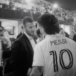 Camilo Instagram - Hoy tuve la fortuna de acompañar a un ser humano increíble y al mejor jugador de la historia @leomessi , en su llegada al @intermiamicf Mientras todo el mundo lo homenajeaba, él estaba con su maravillosa esposa @antonelaroccuzzo viendo a sus hijos jugar a la pelota al frente de miles de personas. No podemos decir que no estamos felices de tenerlos cerca, verdad @evaluna? jajaja