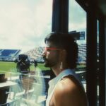 Camilo Instagram - Hoy tuve la fortuna de acompañar a un ser humano increíble y al mejor jugador de la historia @leomessi , en su llegada al @intermiamicf Mientras todo el mundo lo homenajeaba, él estaba con su maravillosa esposa @antonelaroccuzzo viendo a sus hijos jugar a la pelota al frente de miles de personas. No podemos decir que no estamos felices de tenerlos cerca, verdad @evaluna? jajaja