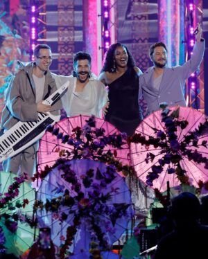 Camilo Instagram - Anoche en Sevilla.
Nos llevamos el Latin Grammy por el documental “El Primer Tour de mi Vida”!! Y se sintió diferente a haber ganado los anteriores!!! Se sintió como que le hubieran dado el premio a TODA LA TRIBU, porque al final, son ustedes los protagonistas!!
Estar anunciando la gira del año que viene justo cuando nos dan un Grammy por la gira anterior es como WOW, un círculo completo!
Vayan a ver el documental, que sé que van a sentir ganas de tomar riesgos, rodearse de gente valiosa y salir a hacer cosas significativas!! 
Le dedico este premio a mi país, y a la familia que caminó conmigo a lo largo de estos 150 conciertos en esta gira que me transformó para siempre!!! 
Gracias @manuelcarrasco_ @edgarbarrera @iza por compartir el escenario conmigo!! 
Gracias a la academia por tantas alegrías @latingrammys 
Soy feliz!