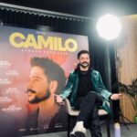 Camilo Instagram – Estoy llegando a Sevilla a los @latingrammys 😏. Pasé unos días felices en Madrid. Caminando y montando bici a todos lados. Abrazando a gente que no conozco por la calle. Tomando café en lugares metidos en calles estrechas. Haciendo yoga todos los días. Comiendo en cantidades industriales. 
Anunciar mi tour por España mientras estoy en España: LA FELICIDAD.