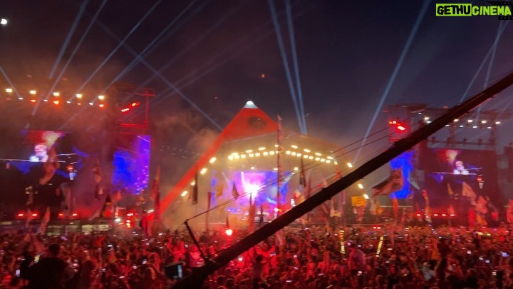 Cara Delevingne Instagram - I have been going to Glastonbury since I was 15 but this year was my first sober one and it was by far my favorite. Filled with tears, full belly laughs, long awaited reunions and so much love. Till next time… ❤️ 1. Lewis Capaldi 2. Guns N’ Roses 3. Fat boy slim 4. Cat Stevens 5. Blondie 6,7,8,9,10. ELTON JOHN Glastonbury Festival