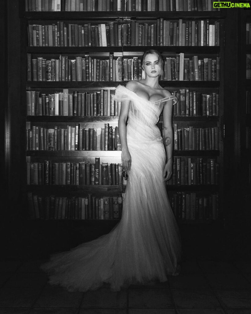 Cara Delevingne Instagram - The library is open @vanityfair