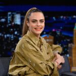 Cara Delevingne Instagram - @caradelevingne blows Jimmy’s mind with a card trick! #FallonTonight The Tonight Show Starring Jimmy Fallon