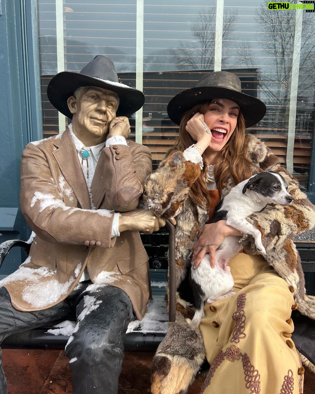 Cara Delevingne Instagram - Throuple #FAUX Aspen, Colorado