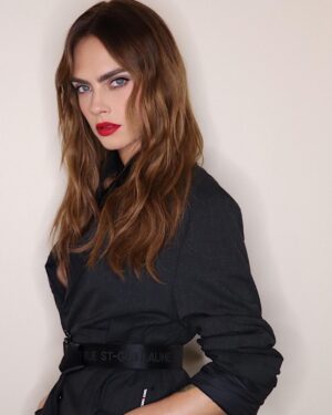 Cara Delevingne Instagram - Amazing evening in Paris with the @karllagerfeld team celebrating our CARA❤️KARL collection