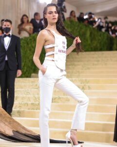 Cara Delevingne Instagram - Thanks for another epic night @voguemagazine ❤️‍🔥 The Metropolitan Museum of Art, New York