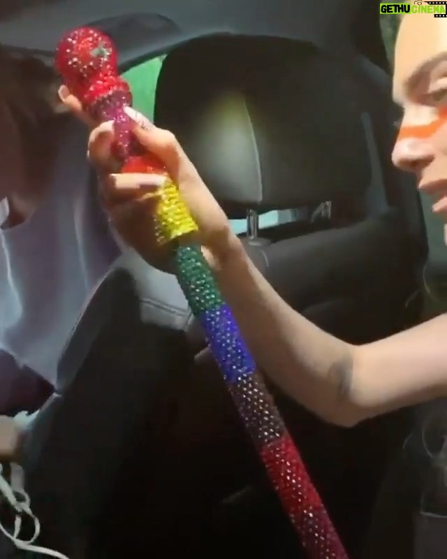 Cara Delevingne Instagram - In honor of tomorrow’s festivities, here’s a throwback to what it’s *really* like behind-the-scenes on the way to the MET: glamorously putting my rainbow scepter accessory back together, in the back of a car, with a hot glue gun borrowed from a stranger on the street. The Metropolitan Museum of Art, New York