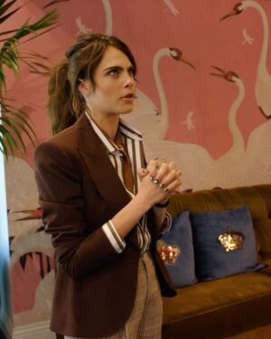 Cara Delevingne Instagram - Who have I become?? Loving lattice, Gucci wallpaper and a ball pit in my house!! Hahaha only in LA.... Watch the full video for the rest of the tour and lots of surprises @archdigest 

Photographer: @laurejoliet
Design: @nicologbini
Styling: @amykchin
Fashion: @robzangardi and @marielhaenn
Writer: @mayer.rus
Glam: @mararosak @kdeenihan @thuybnguyen