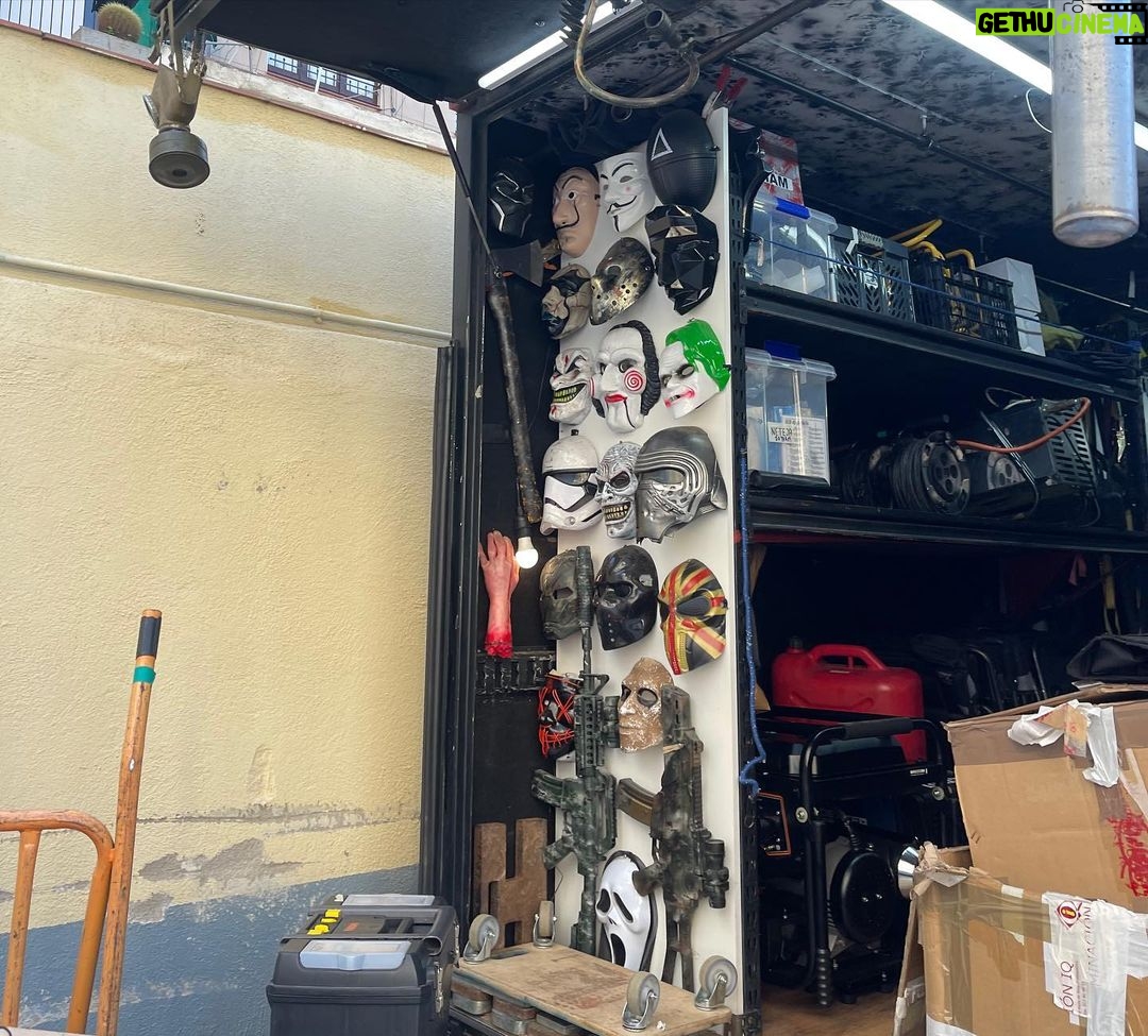 Cara Delevingne Instagram - Last day today... done for the year. Please stay safe xxx