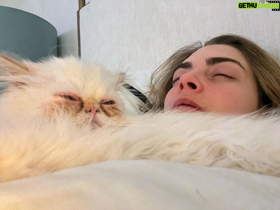 Cara Delevingne Instagram - Caption this.