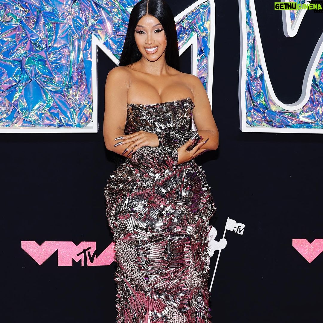 Cardi B Instagram - I can body every look and I can body every pose