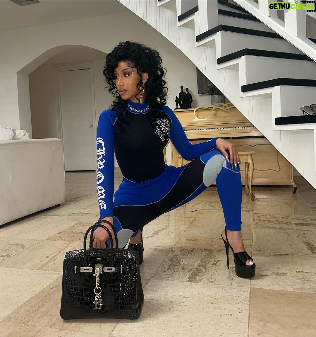 Cardi B Instagram - New chrome you donโt got it at home..Thanks babe ๐๐ค