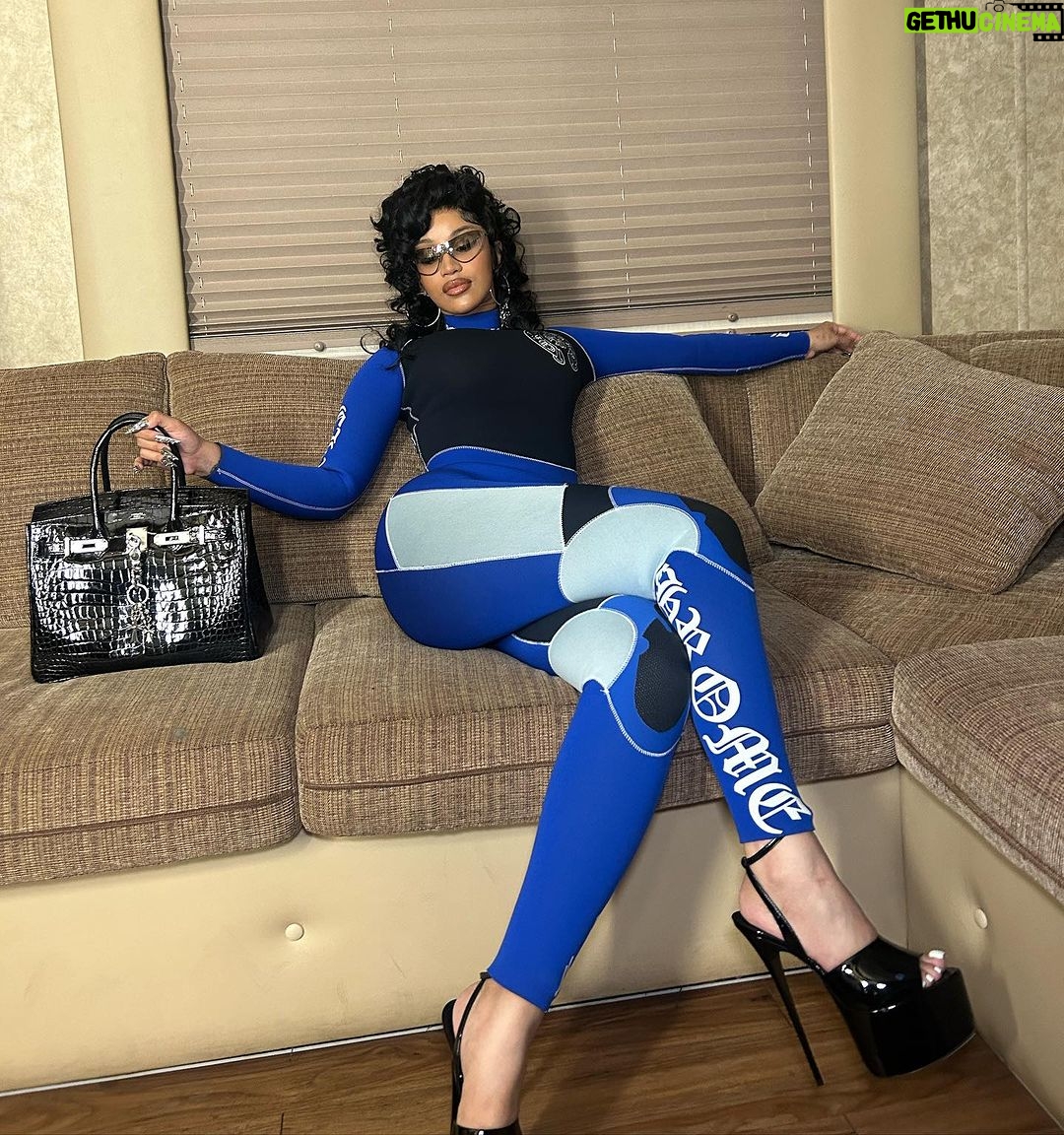Cardi B Instagram - New chrome you donโt got it at home..Thanks babe ๐๐ค