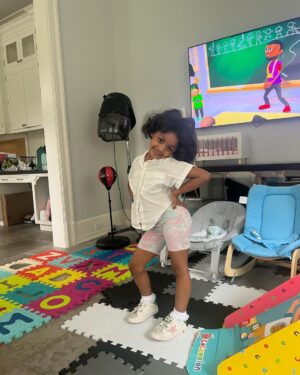 Cardi B Instagram - My favorite holiday,I birth my best friends💗💙…..HAPPY MOTHERS DAY BEAUTIFULS💐🌸