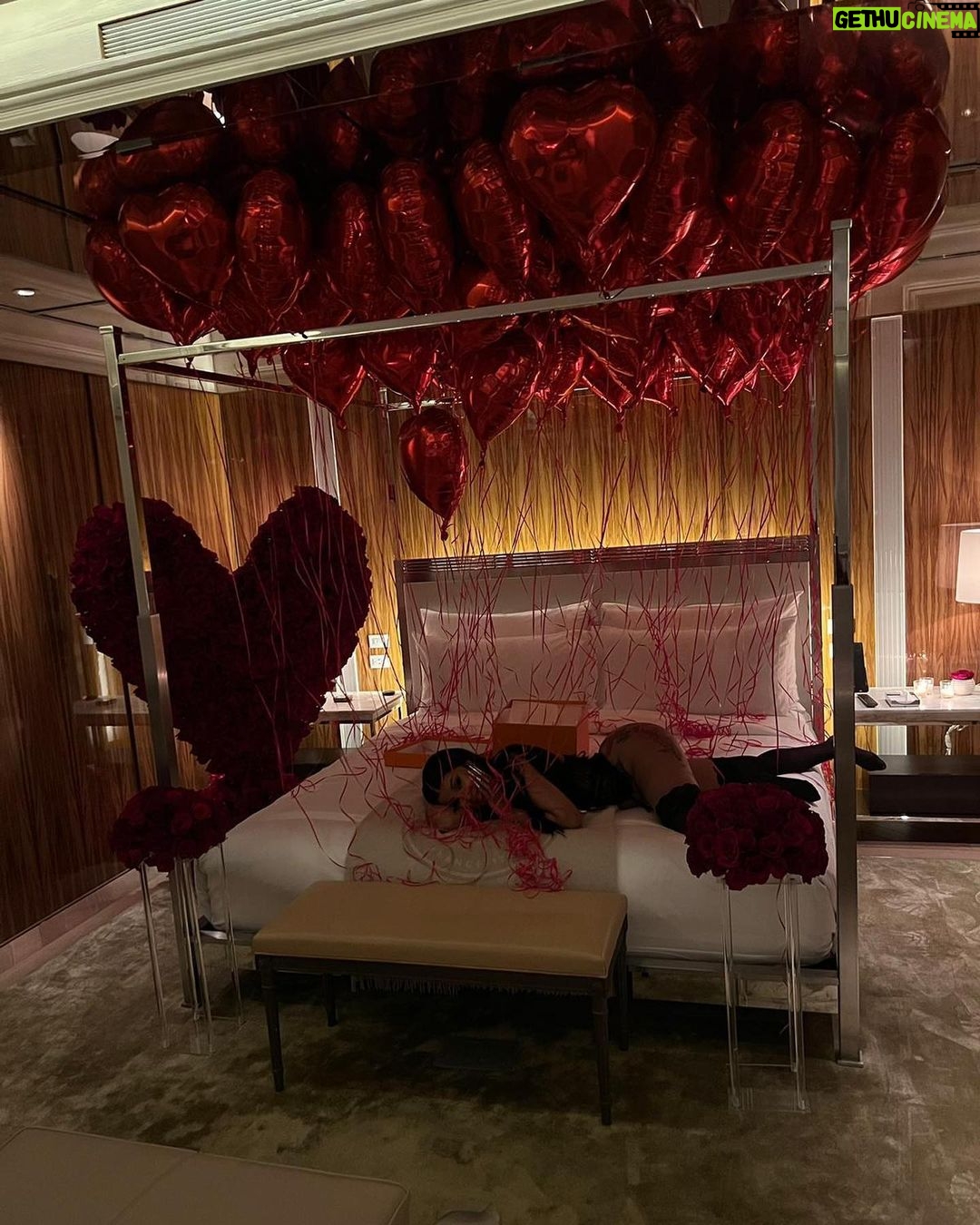 Cardi B Instagram - Had the best Vday ever❤️🥰…….Finally wore this dress Michelle gave Set 2 years ago!Thank you Michelle & set🖤🖤