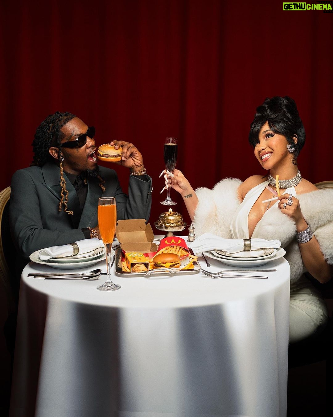 Cardi B Instagram - #ad get you someone who looks at you like this and get you the Cardi B & Offset meal now!!
