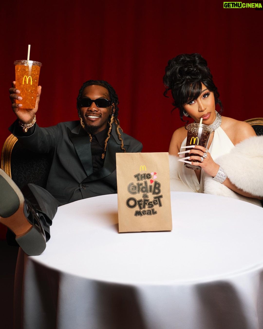 Cardi B Instagram - #ad get you someone who looks at you like this and get you the Cardi B & Offset meal now!!
