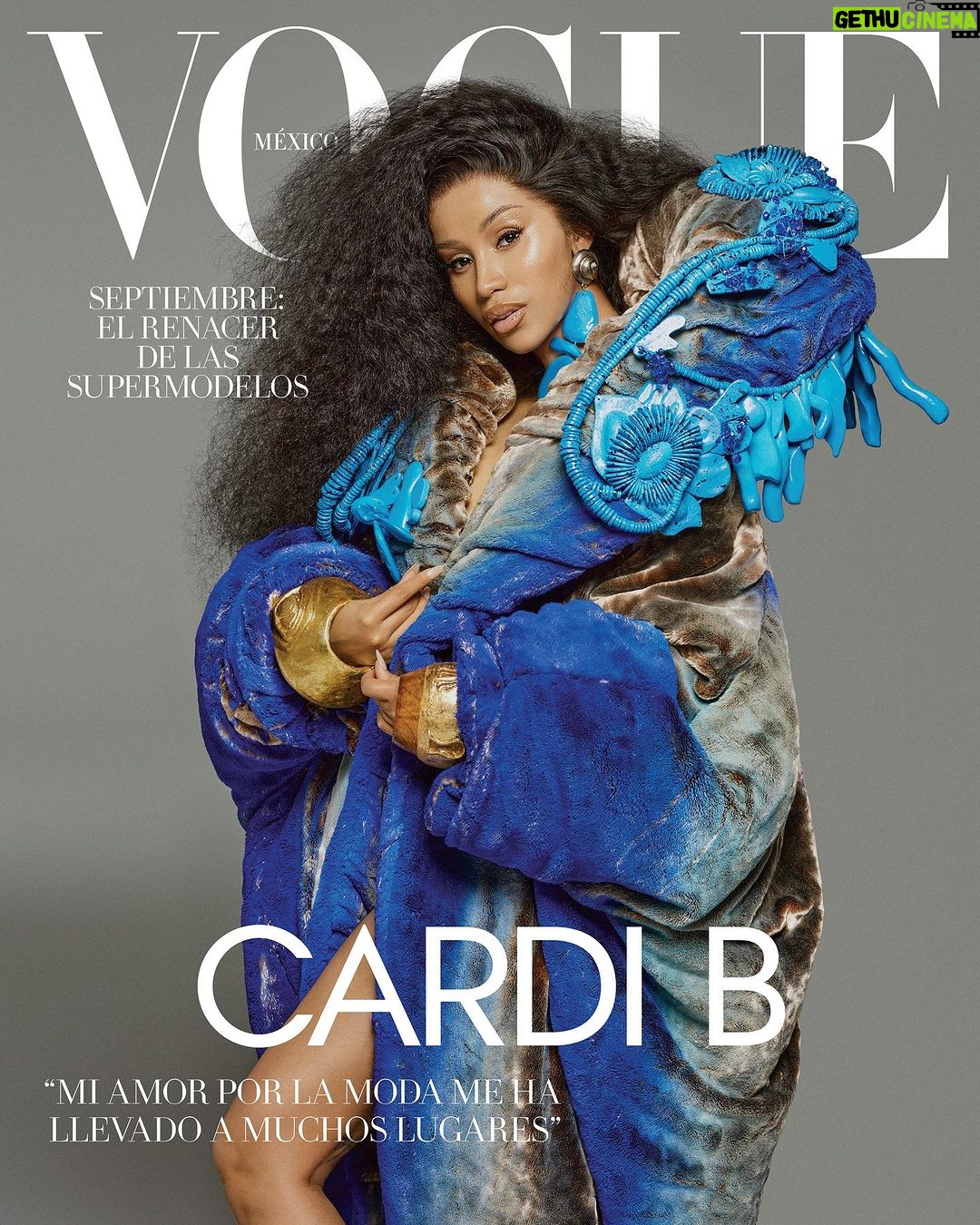 Cardi B Instagram - @voguemexico Fotografía: @alique_studio
Estilismo: @praymoses.studio
Entrevista: @joantdo
Peinado: @tokyostylez
Maquillaje: @erika_lapearl_mua
Manicura: Kami Horton
Producción: @buhbuhbilly, @dylansido y @rene_steinvorth
Director de entretenimiento: @sergiokletnoy
Agradecimientos: @kollincarter
Head of Editorial Content: @karlamartinezdesalas