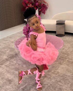 Cardi B Instagram - My baby is five🥹….Happy birthday to my pretty princess.It’s beautiful seeing my girl grow yet makes me a lil sad that my baby is not my little baby no more.💖🎀🍰🎂5️⃣..light lil turn up today till the weekend🎉🥳🎈