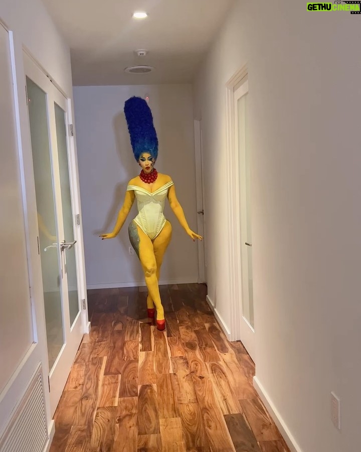 Cardi B - 7.4 Million Likes - Ms.Marge Simpson💙❤️