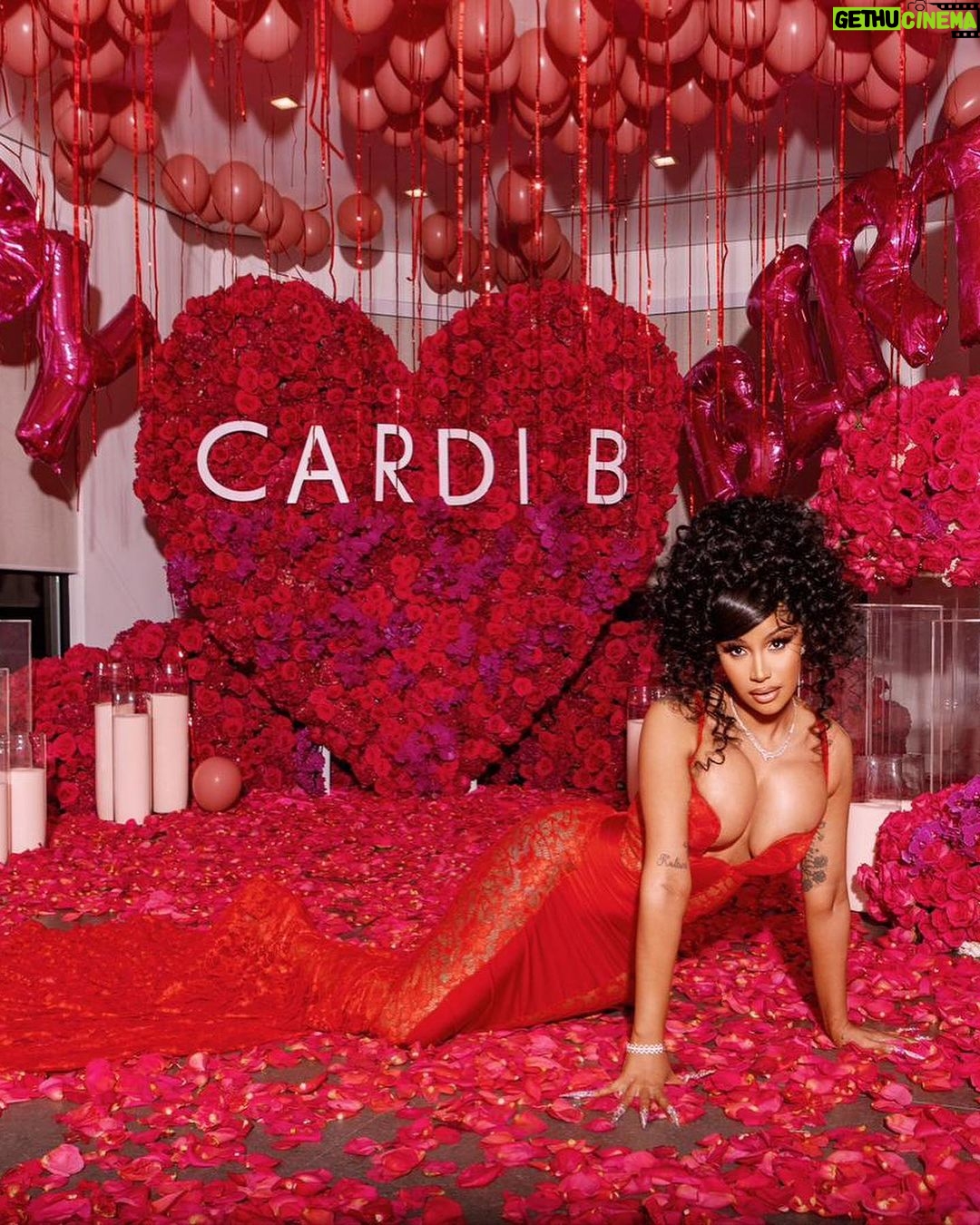 Cardi B Instagram - Throw it back like its Thursday I got cake im lit its my birthday…..Trophies 🏆
