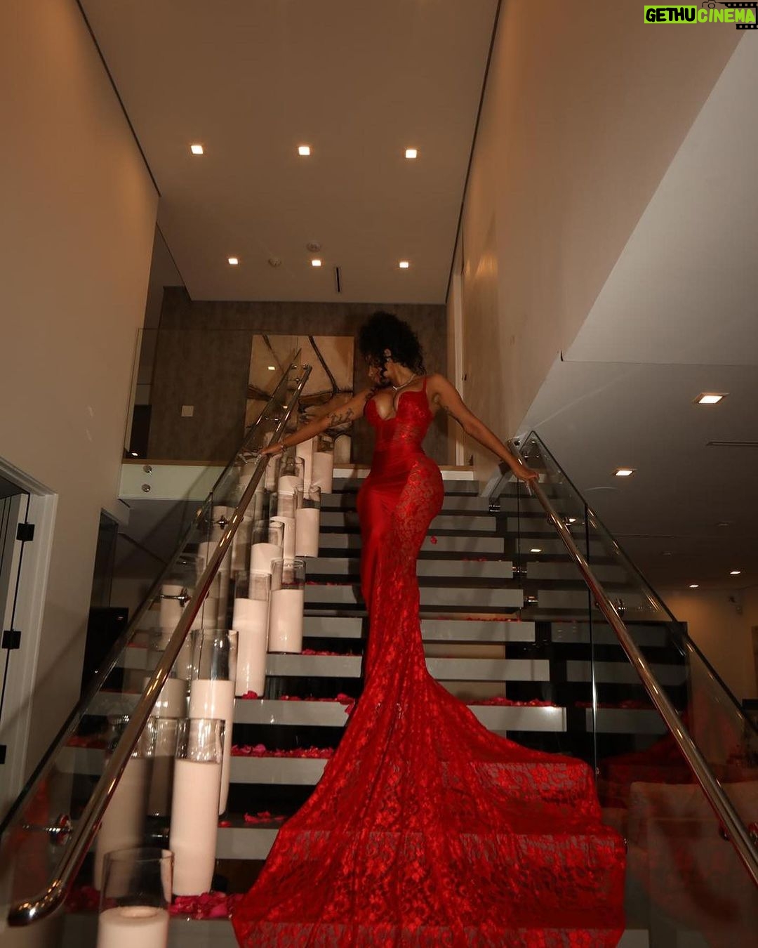 Cardi B Instagram - Throw it back like its Thursday I got cake im lit its my birthday…..Trophies 🏆