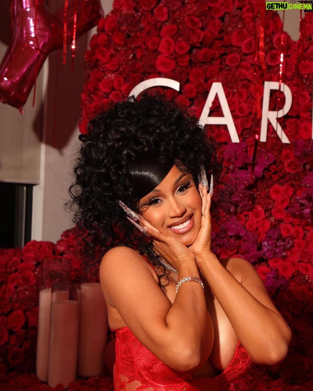 Cardi B Instagram - Throw it back like its Thursday I got cake im lit its my birthday…..Trophies 🏆