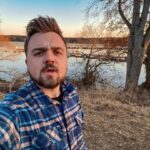 Carl Stanley Instagram - Sweden, jorden, uniwerze. Littel mann by lake and ”klart wäder”. Akta huet.