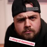 Carl Stanley Instagram - Ett smakprov ur första volymen av min dekalogi: ”101 sätt att bära en keps - Det Hugo ville helst av allt (lukta som en i Yu-Gi-Oh)”