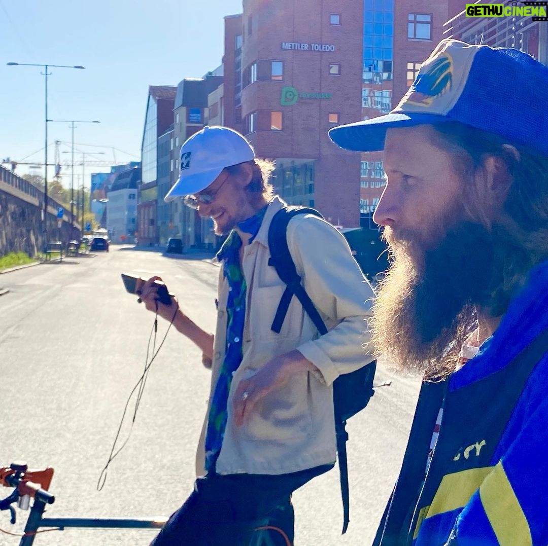 Carl Stanley - 3.2K Likes - Möte med Svenska landslaget i Fylleboccia. Håll i er danskjävlar. För nu kommer vi.
Akta huet.