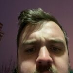 Carl Stanley Instagram - Kära dagbok, Idag satt jag på en stol i 45 minuter och funderade på vad jag jobbar med. Då jag inte kom på det bestämde jag mig för att åka till Jula och köpa lödfett, mest för skojs skull. Sen åkte jag hem. På vägen mellan bilen och porten tog jag två heta selfies som är bifogade. Annars då? Jo vafan. Psykologen sa igår att det löser sig. Bra råd. Säger så. Akta huet.