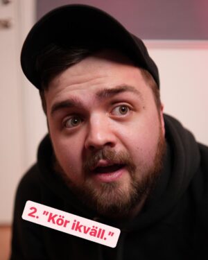Carl Stanley Instagram - Ett smakprov ur första volymen av min dekalogi: ”101 sätt att bära en keps - Det Hugo ville helst av allt (lukta som en i Yu-Gi-Oh)”